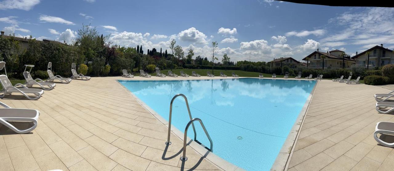 シルミオーネCasa Della Reginaアパートメント エクステリア 写真