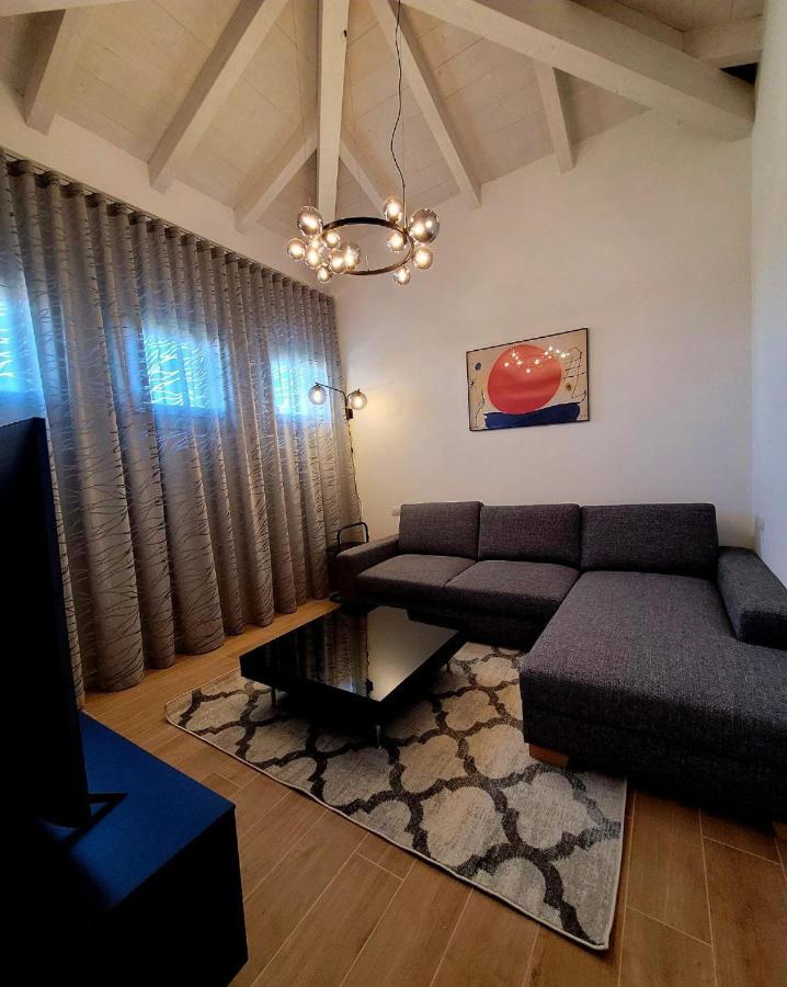 シルミオーネCasa Della Reginaアパートメント エクステリア 写真